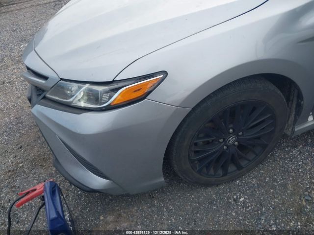 Toyota Camry Se Image 5