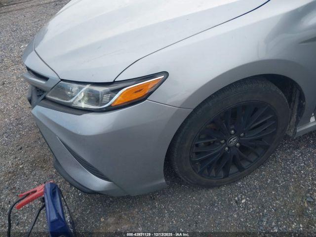 Toyota Camry Se Image 5