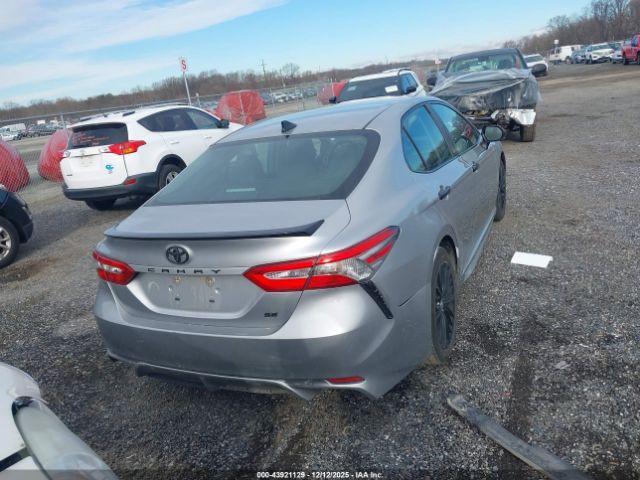 Toyota Camry Se Image 10