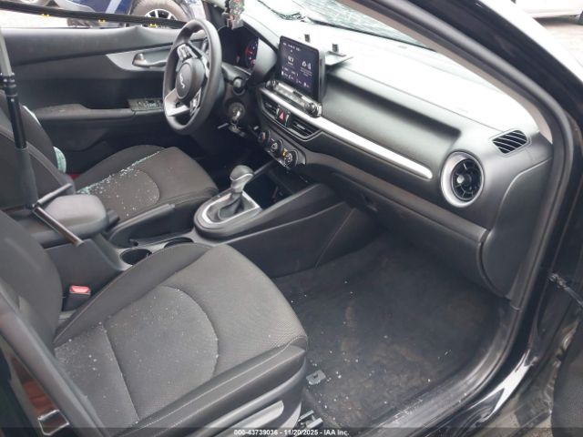 Kia Forte Lxs Image 10