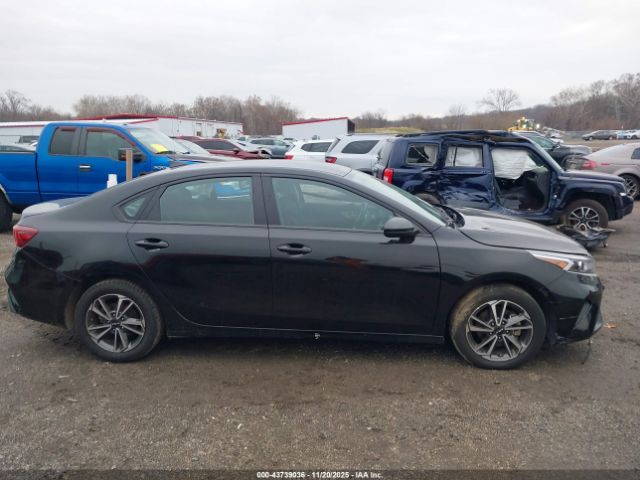 Kia Forte Lxs Image 2