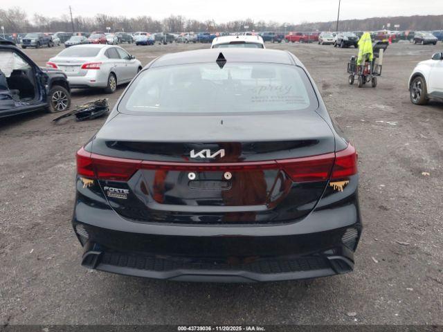 Kia Forte Lxs Image 13