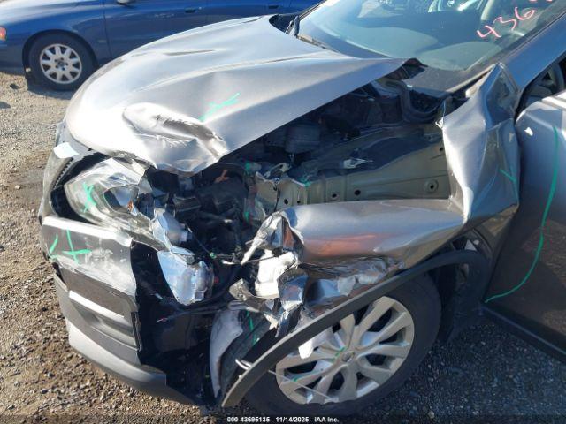 Nissan Rogue S Image 9