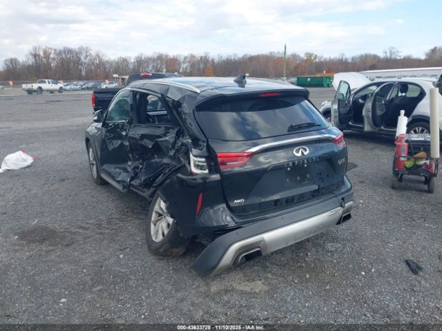 INFINITI Qx Essential Image 7