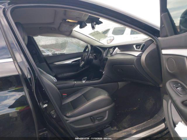 INFINITI Qx Essential Image 2