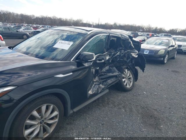 INFINITI Qx Essential Image 11