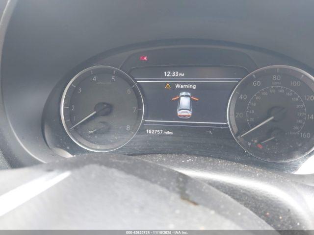 INFINITI Qx Essential Image 6