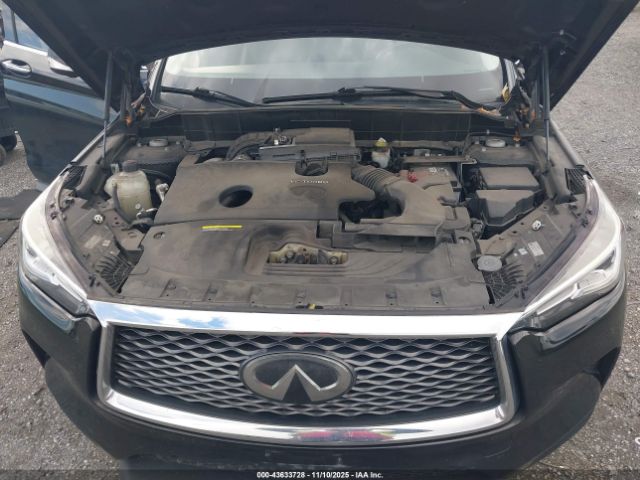 INFINITI Qx Essential Image 4