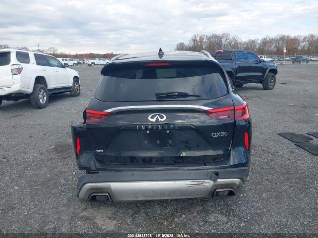 INFINITI Qx Essential Image 13