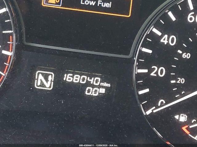 Nissan Pathfinder Sv Image 2