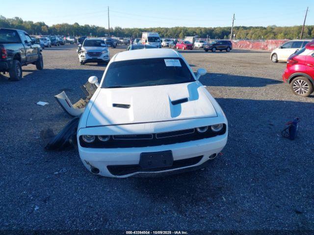 Dodge Challenger Sxt Image 13