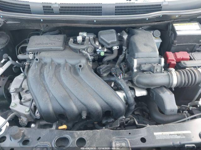 Nissan Versa 1.6 S Image 9