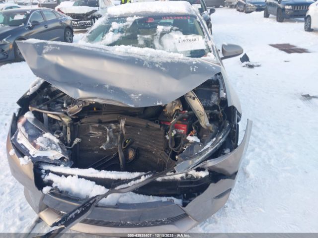 Toyota Corolla Le Image 10