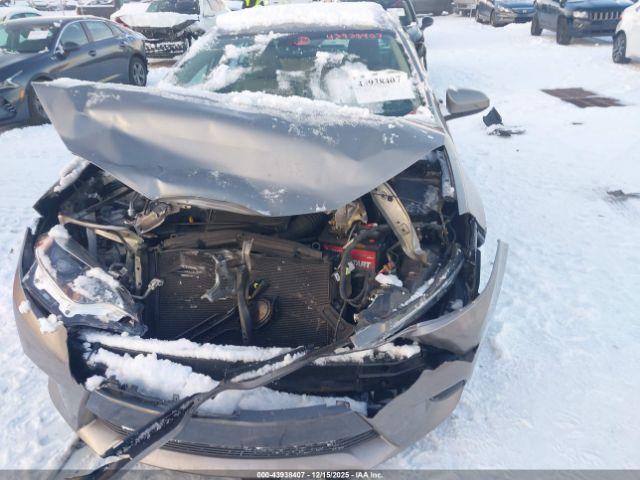 Toyota Corolla Le Image 10