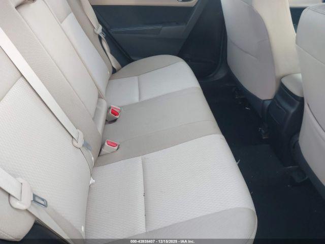 Toyota Corolla Le Image 16