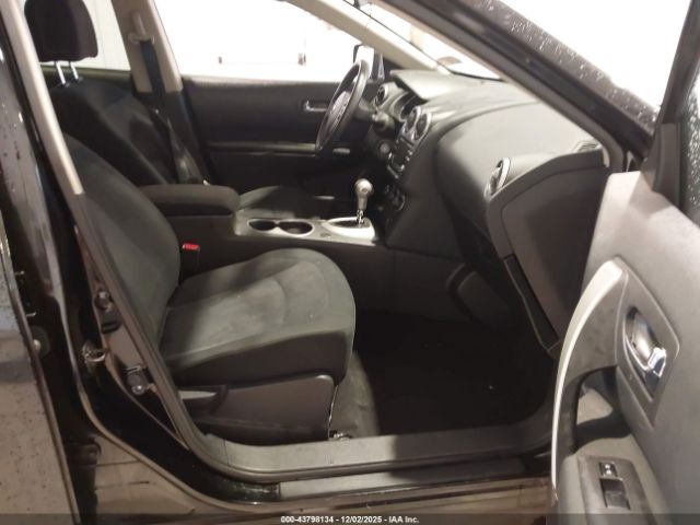 Nissan Rogue S Image 6