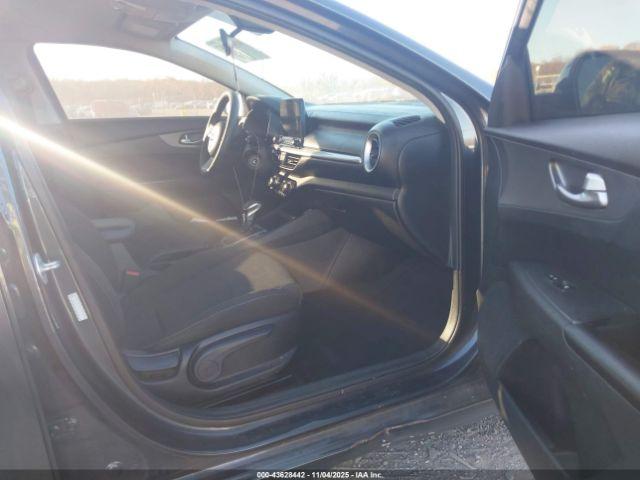 Kia Forte Lxs Image 7