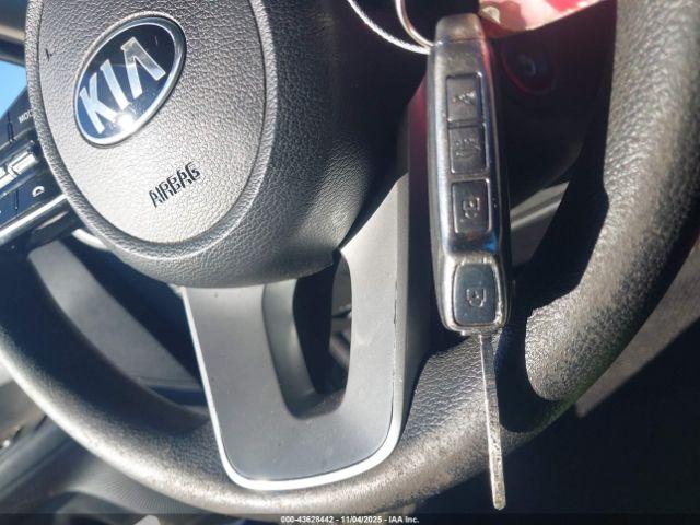 Kia Forte Lxs Image 4