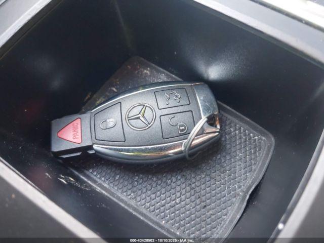 Mercedes-Benz M-Class 4matic Image 8