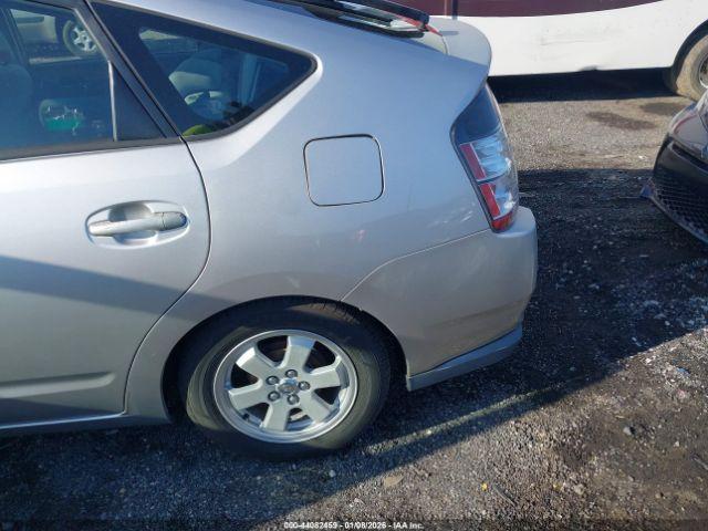 Toyota Prius Image 10