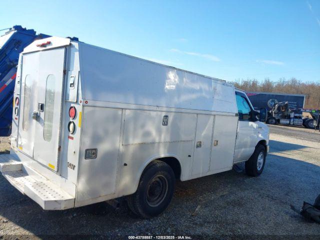 Ford E-350 Image 5