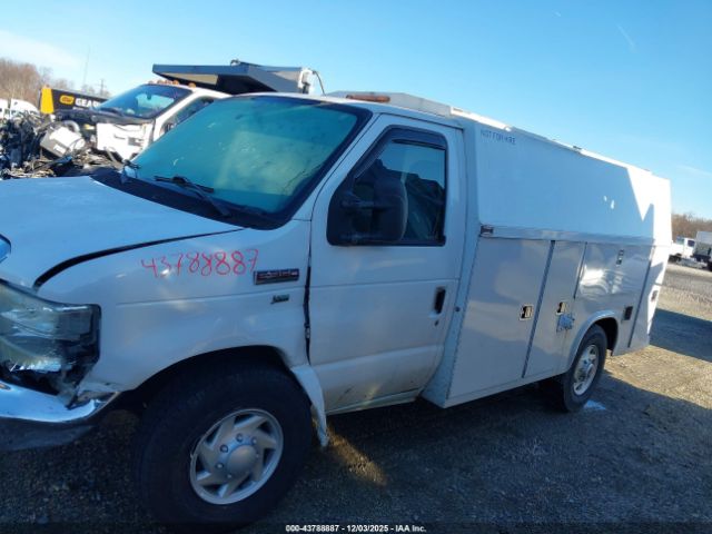 Ford E-350 Image 6