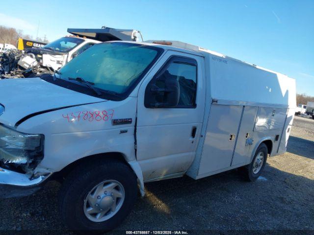 Ford E-350 Image 6