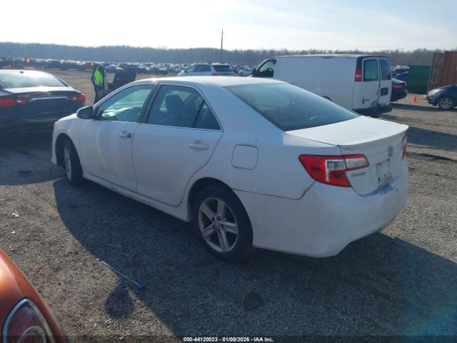Toyota Camry Se Image 3