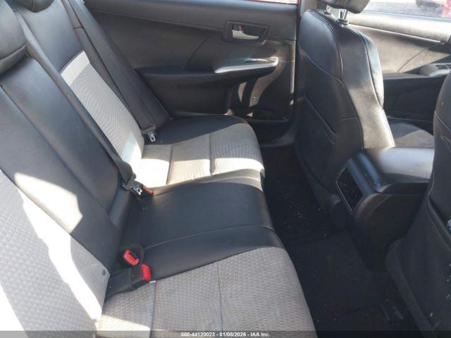 Toyota Camry Se Image 11