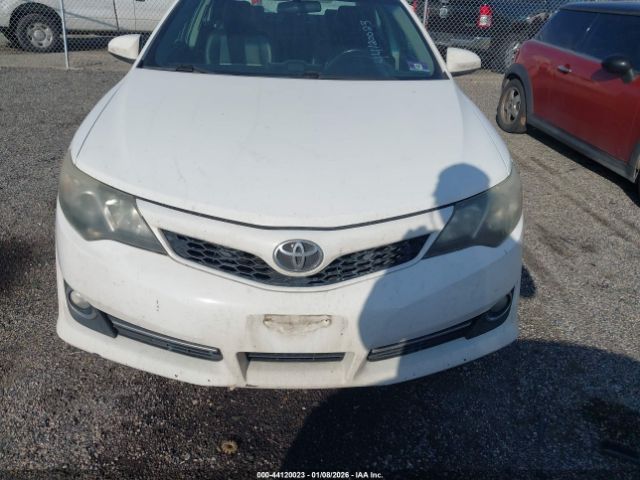 Toyota Camry Se Image 13