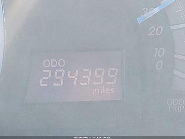 Toyota Camry Se Image 17