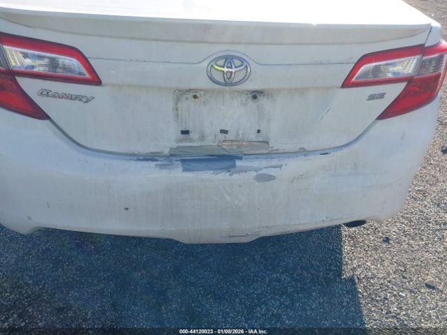 Toyota Camry Se Image 2