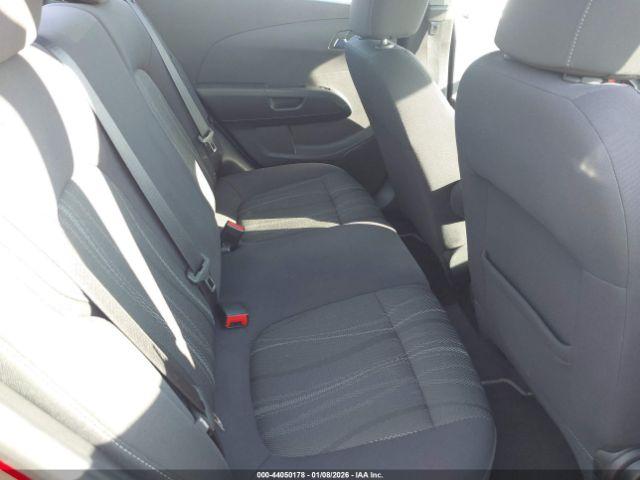 Chevrolet Sonic Lt Auto Image 8