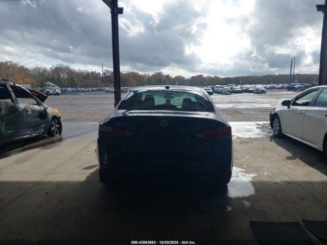 Nissan Altima Sr Fwd Image 17