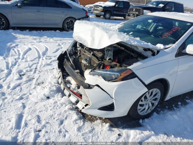 Toyota Corolla Le Image 5