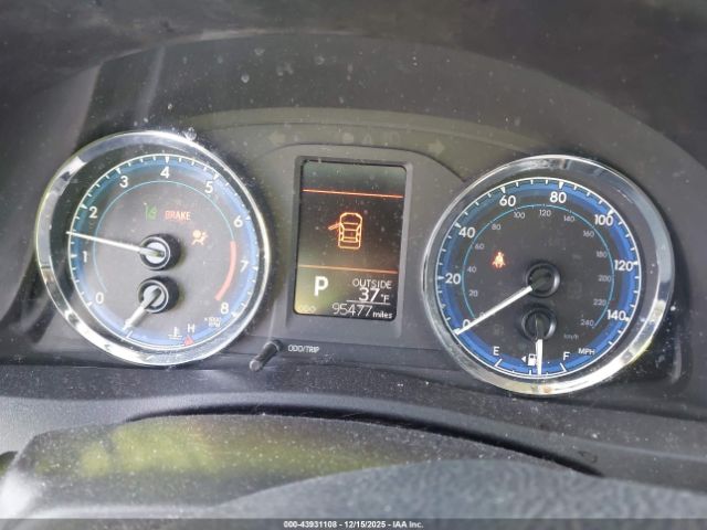 Toyota Corolla Le Image 6