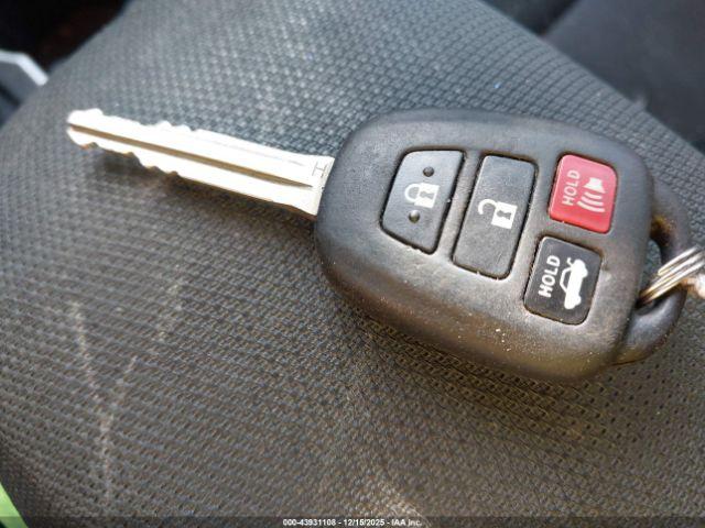 Toyota Corolla Le Image 11