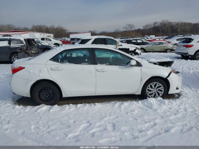 Toyota Corolla Le Image 14