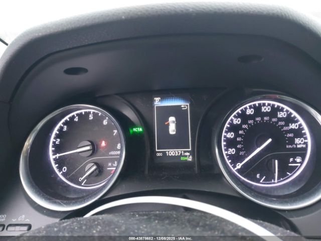 Toyota Camry Le Image 9