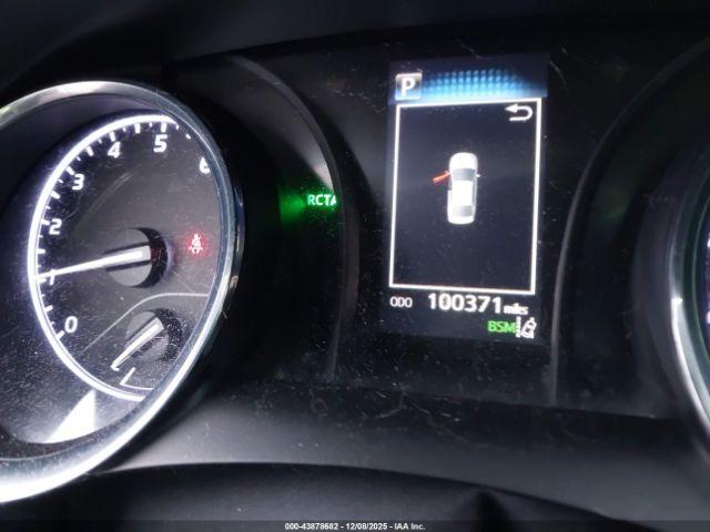 Toyota Camry Le Image 16