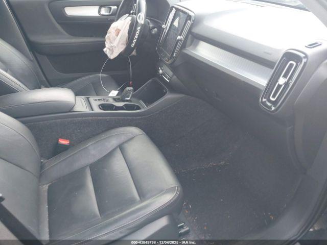 Volvo XC40 T5 Momentum Image 9