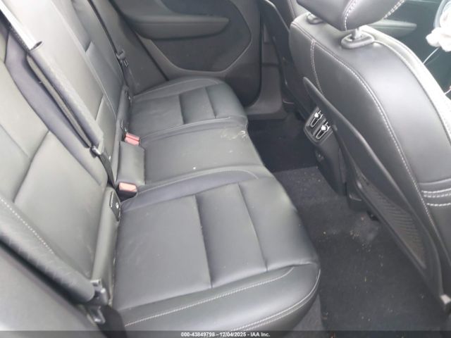 Volvo XC40 T5 Momentum Image 14