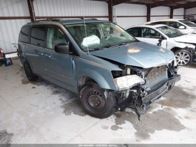  Salvage Chrysler Town & Country