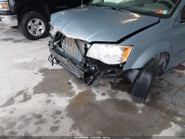 Chrysler Town & Country Lx Image 16