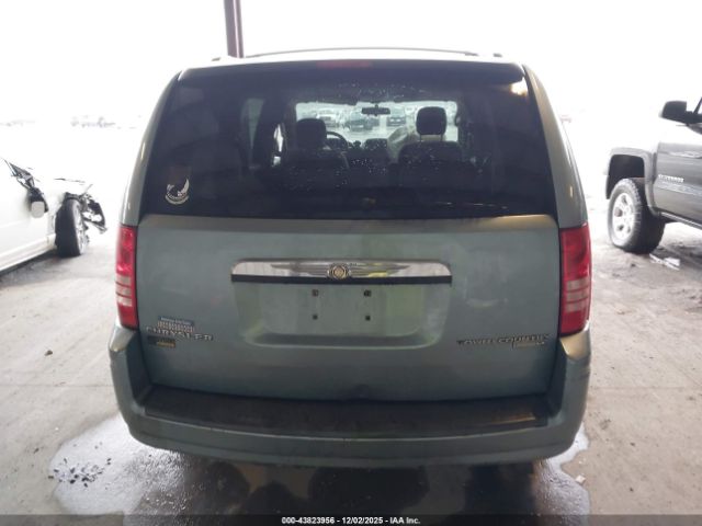Chrysler Town & Country Lx Image 3