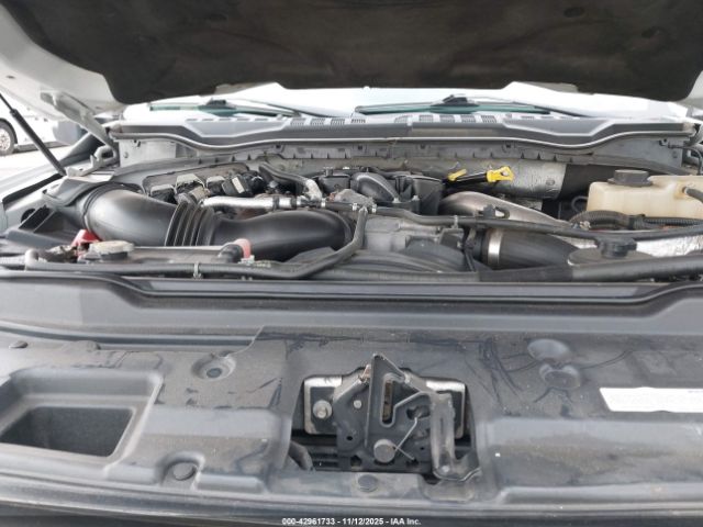 Ford F-550 Xl Image 18