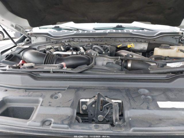 Ford F-550 Xl Image 18