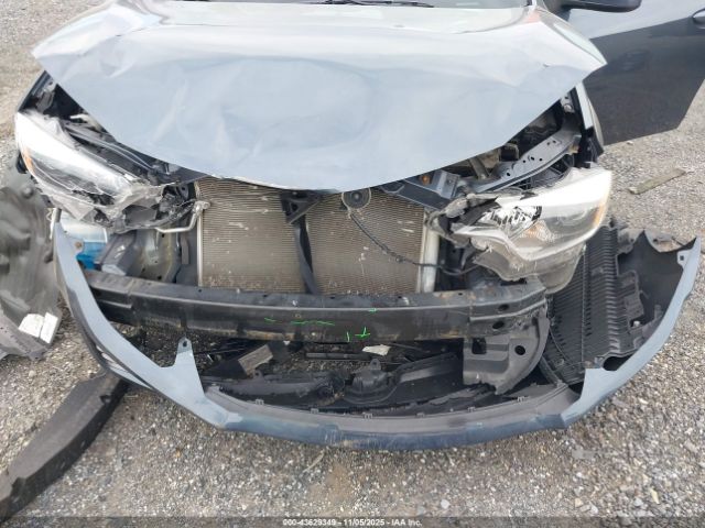 Toyota Corolla Le Image 8