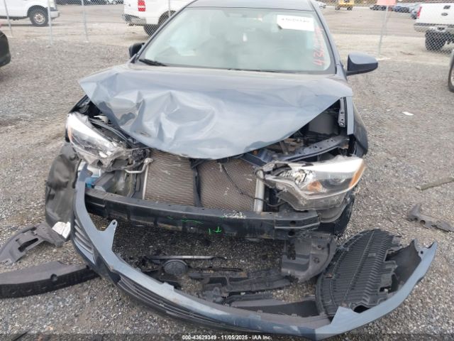 Toyota Corolla Le Image 16