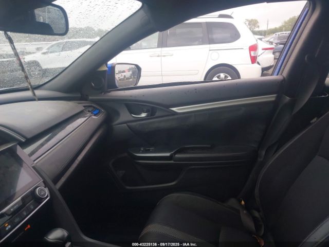 Honda Civic Sport Image 2